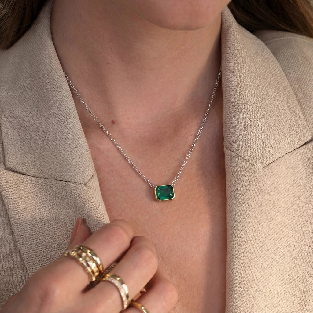 Pendant Necklace - Linearity by Elysia , ultra-light pure titanium for all-day comfort, shower-safe and sweat-proof.