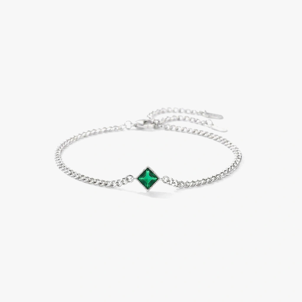Chain Bracelet - Jade by Elysia , ultra-light pure titanium for all-day comfort, shower-safe and sweat-proof.