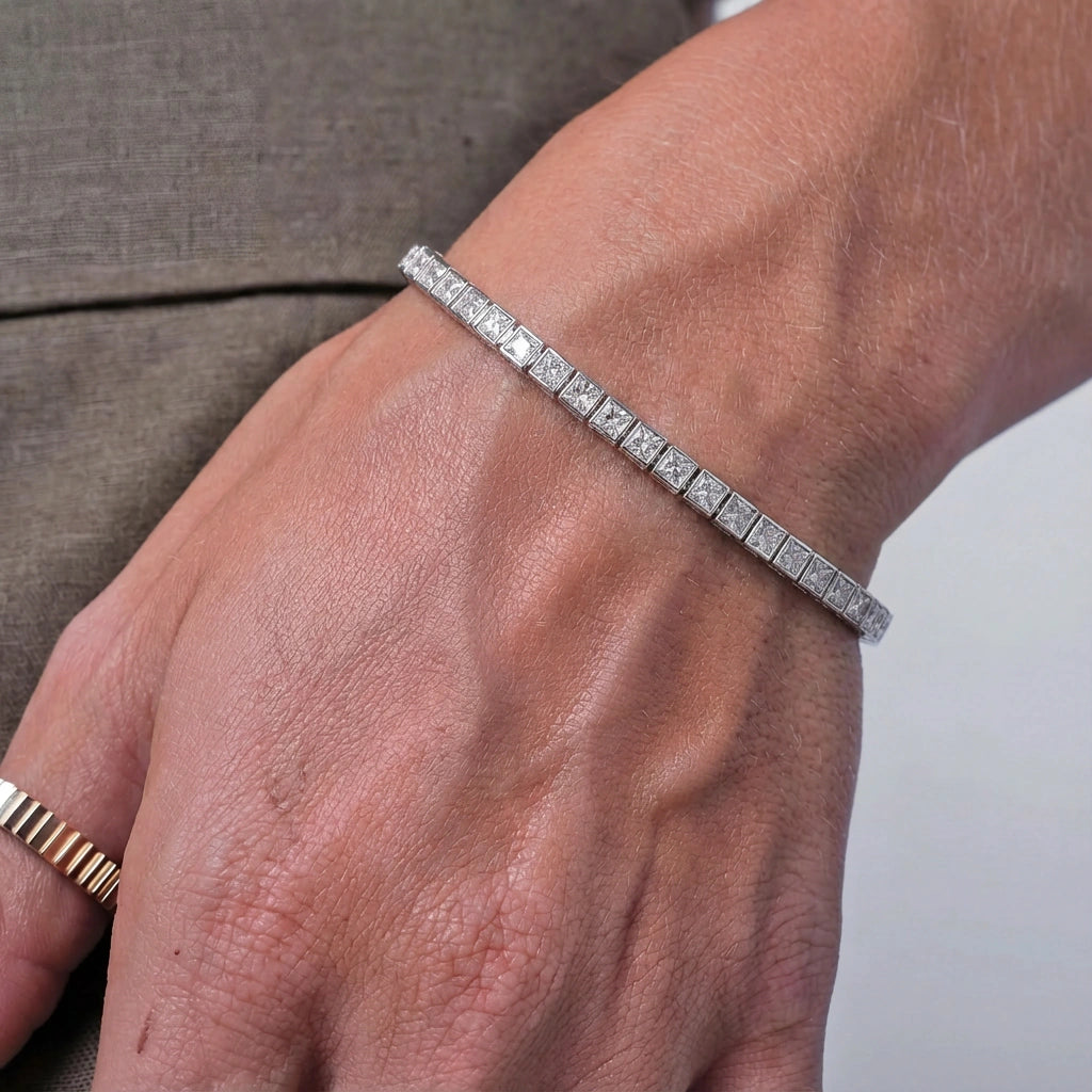 Tennis Bracelet - Matrix by Elysia , ultra-light pure titanium for all-day comfort, shower-safe and sweat-proof.