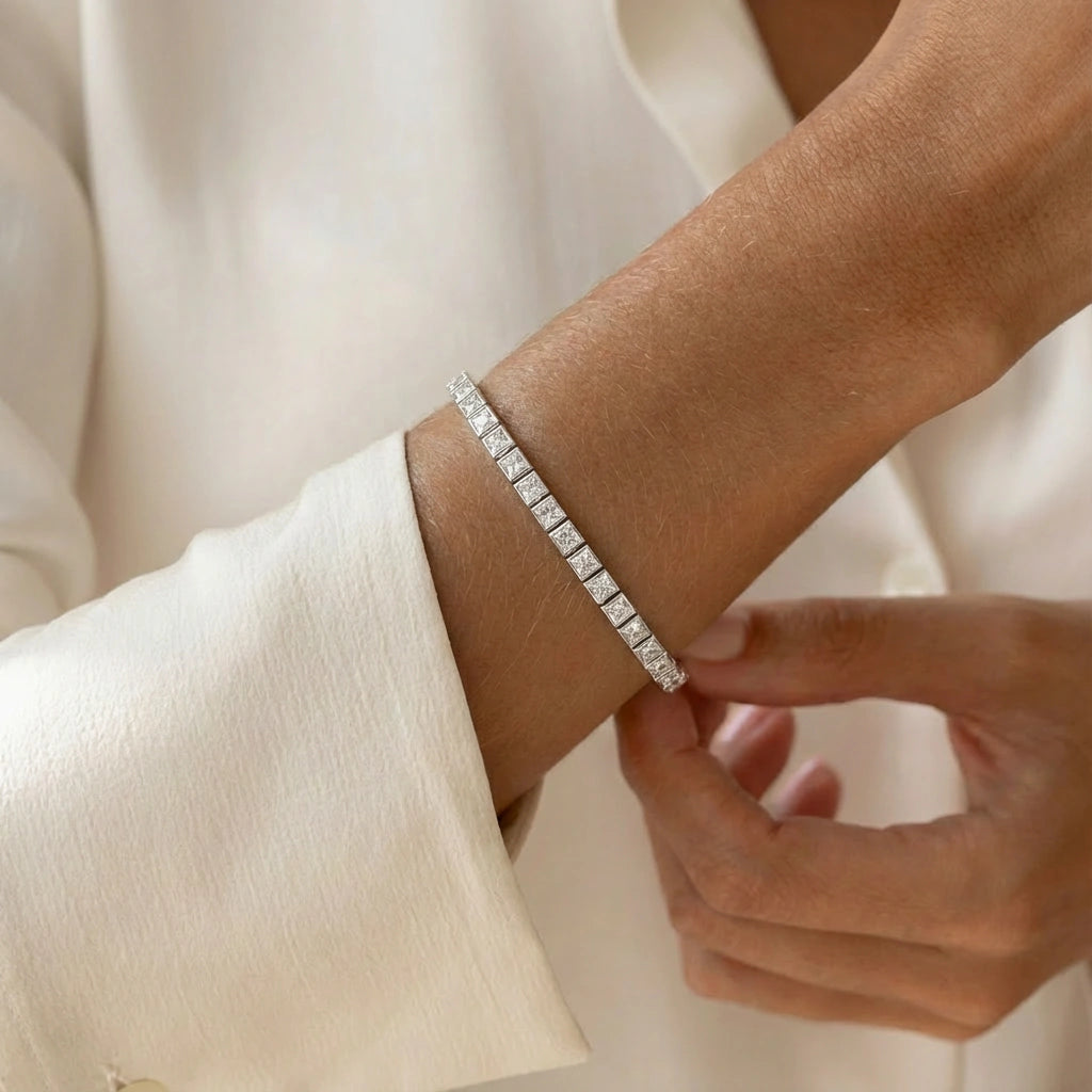 Tennis Bracelet - Matrix by Elysia , ultra-light pure titanium for all-day comfort, shower-safe and sweat-proof.
