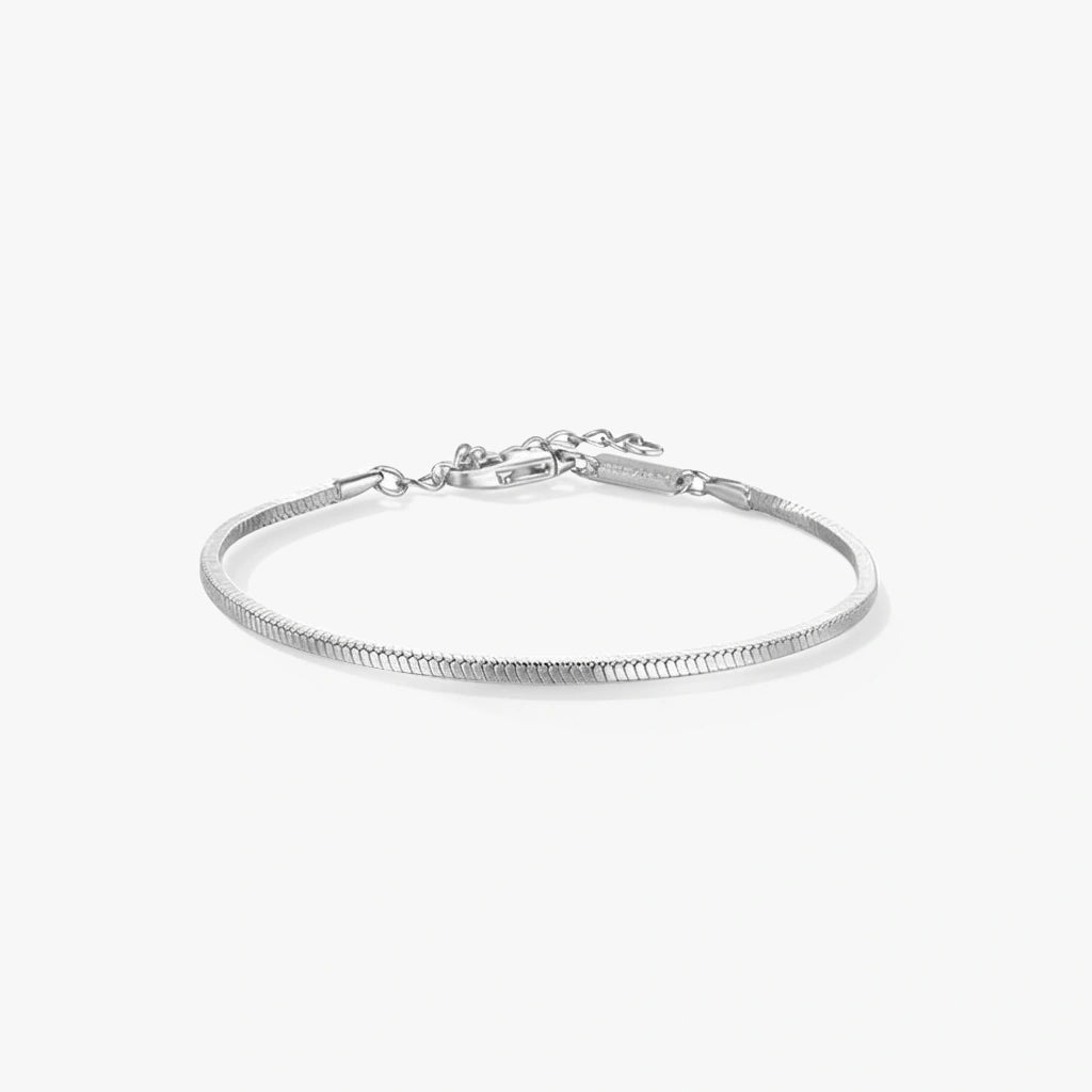 Chain Bracelet - Sleek by Elysia , ultra-light pure titanium for all-day comfort, shower-safe and sweat-proof.